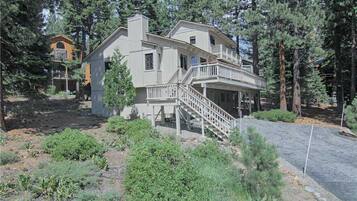 Nhà, nhiều giường (Commonwealth's Dream) | Ngoại thất