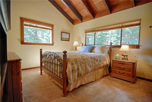 House, Multiple Beds (Commonwealth's Dream) | 3 bedrooms, WiFi