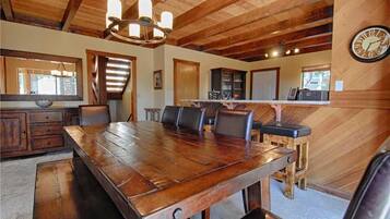 House, Multiple Beds (Commonwealth's Dream) | Private kitchen