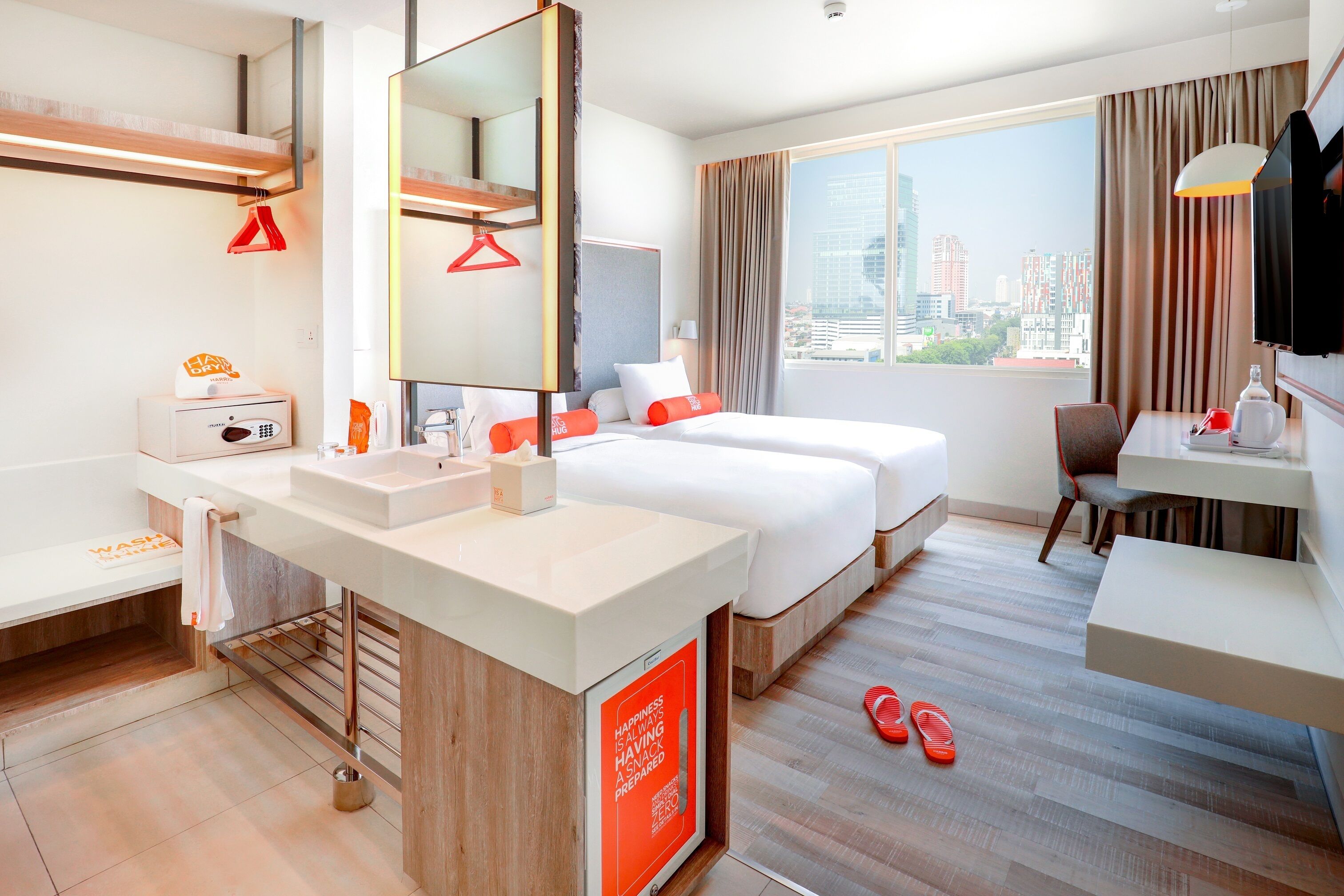 Ropa de cama de alta calidad y minibar 