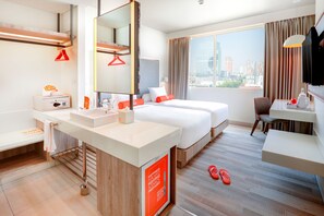 Room (HARRIS) | Premium bedding, minibar, in-room safe, desk - HARRIS Hotel & Conventions Bundaran Satelit Surabaya (Surabaya)