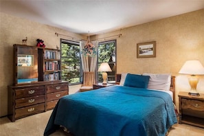 Apartment, Multiple Beds (Sauna and Pool Table in Unique Cabin!) | 3 bedrooms, premium bedding, WiFi - Sauna and Pool Table in Unique Cabin! #313 (Tahoe Vista)