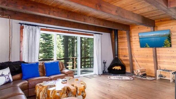 House, Multiple Beds (Private Beach Access, Renovated, Pet ) | Living room - Private Beach Access, Renovated, Pet Friendly Cabin - "pine Cone Haven" #108 (Tahoe City)