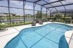 6 bedrooms, desk, free WiFi