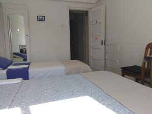 Triple Room | Iron/ironing board, free WiFi, bed sheets - Fisher 46 (Lisbon)