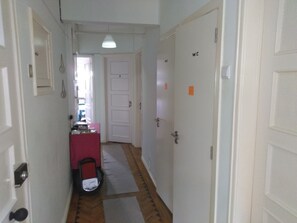 Interior - Fisher 46 (Lisbon)