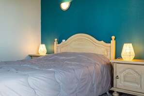 4 bedrooms, iron/ironing board, travel crib, free WiFi