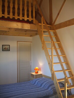 4 chambres, fer et planche à repasser, lit parapluie, Wi-Fi gratuit
