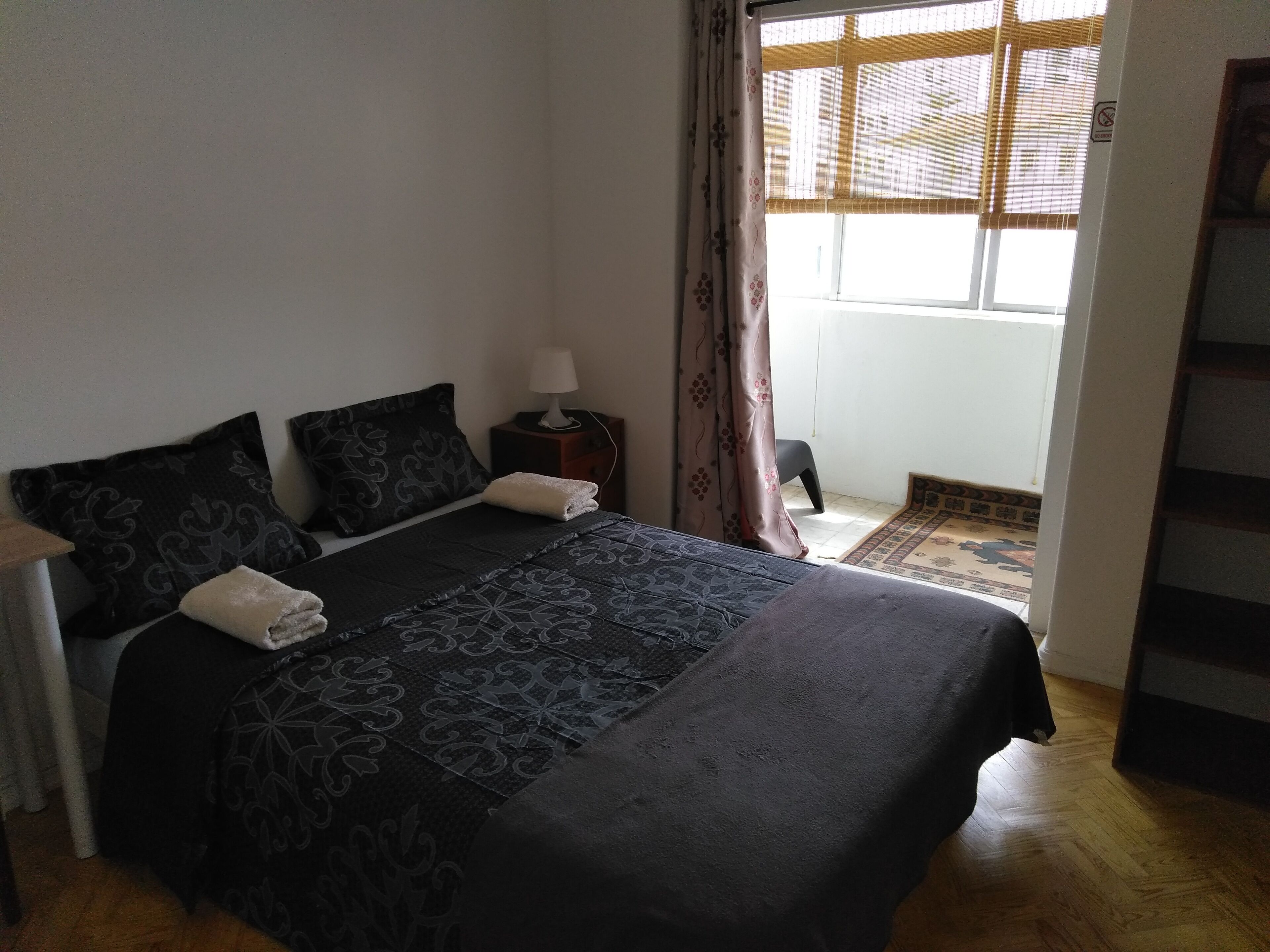 Quarto casal tradicional | Escrivaninha, ferros/tábuas de passar roupa, Wi-Fi de cortesia
