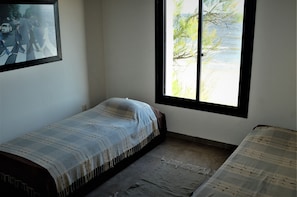 3 bedrooms, in-room safe, iron/ironing board, travel crib