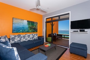 Panoramic Apartment, 1 King Bed with Sofa bed, Sea View | Living area