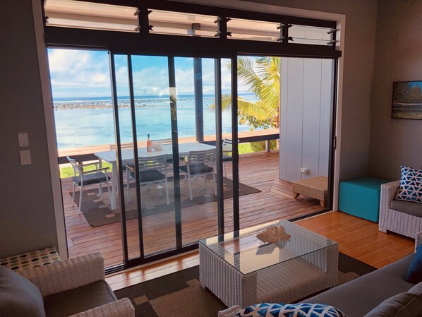 Panoramic Apartment, 2 Queen Beds, Sea View | Living room