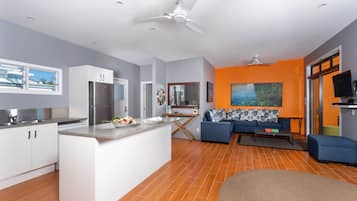 Panoramic Apartment, 1 King Bed with Sofa bed, Sea View | Living area | 40-inch LCD TV with digital channels, TV