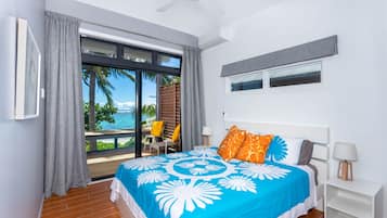 Panoramic Apartment, 1 King Bed with Sofa bed, Sea View | Pillowtop beds, individually decorated, individually furnished