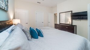 House | 4 bedrooms, desk, free WiFi