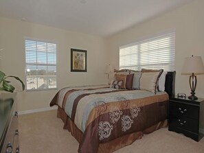 5 habitaciones, escritorio, cuna de viaje y wifi gratis 