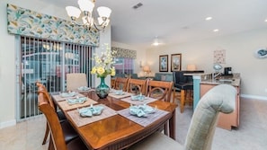 Fridge, microwave, oven, stovetop - 4 Bedroom 3 Bath Town Home With Pool in Paradise Palms Resort (Kissimmee)
