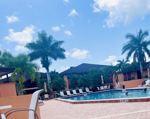 Ulkouima-allas, lämmitetty uima-allas