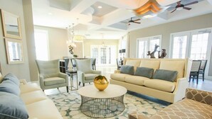 Unclassified image, 3 of 35, button - Gorgeous 5 Bedroom 4,5 Bath Pool Home With Games Room (Davenport)