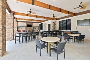 House | 5 bedrooms, desk, travel cot, free WiFi