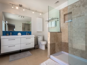 Bathroom - Celebrity Hideaway at Movie Colony East (Palm Springs)