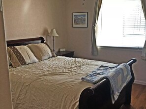 3 bedrooms - Lovely and Fully Furnished 3BR and 3BA Home in Pueblo (Pueblo)