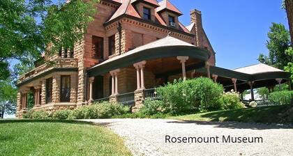 Lovely and Fully Furnished 3BR and 3BA Home in Pueblo