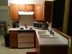 Private kitchen - Tyrone Basement Apt. Elegant. Dont Miss! (Tyrone)