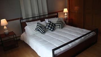 House (3 Bedrooms) | 3 bedrooms, bed sheets