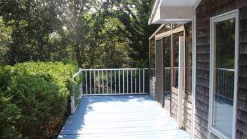 House (3 Bedrooms) | Balcony
