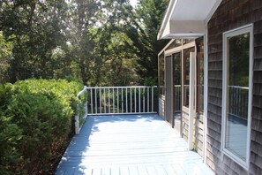 House (3 Bedrooms) | Balcony