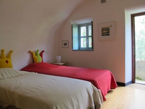 2 bedrooms, iron/ironing board, free WiFi, bed sheets - Oliveto Stunning Property With Private Garden (Castelbianco)