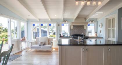 Scenic Homestead Retreat Near New Plymouth