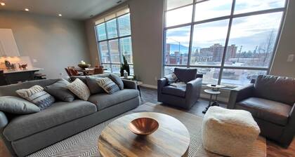 Kaupunkitalohuoneisto, jossa kaksi makuuhuonetta ja kaksi kylpyhuonetta, sijaitsee DT Missoulassa!