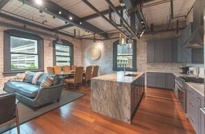 Fridge, microwave, oven, stovetop - Private Elevator - 2500 SQFT Full Floor - Luxury 3BD/3.5Bath - Grocery/Superdome (New Orleans)