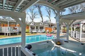 Pool - Saltwater Pool & Brand New Hot Tub+Games (Nashville)