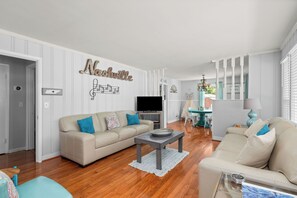 Smart TV, chimenea, videojuegos y reproductor de DVD 