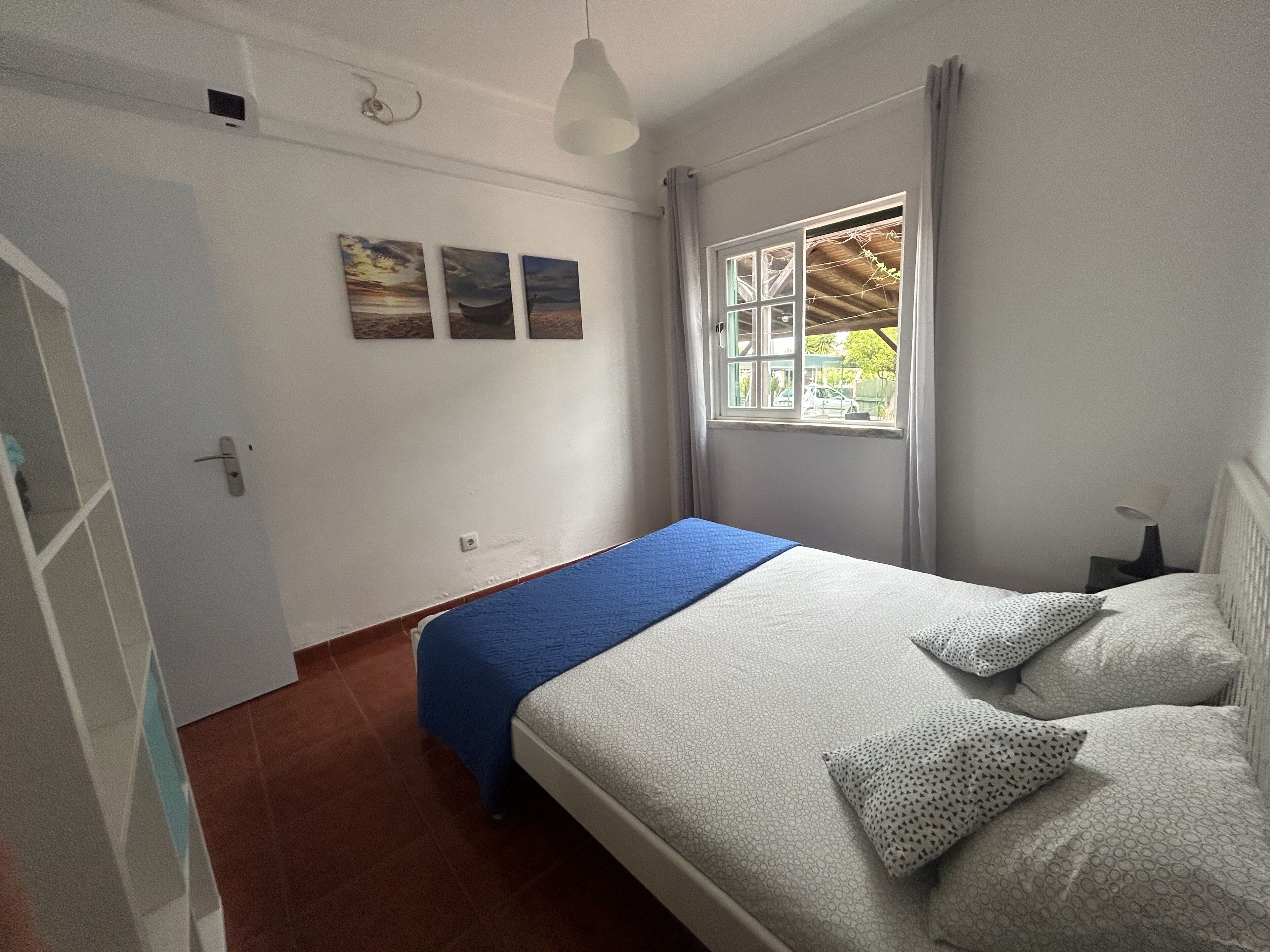 6 slaapkamers, een kluis op de kamer, een strijkplank/strijkijzer