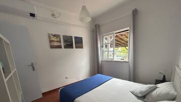 6 slaapkamers, een kluis op de kamer, een strijkplank/strijkijzer