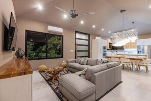 Smart TV, offices - Daily Housekeeping, Beach club membership, private pool, Outdoor rancho,  and space for  up to 20 guests (tamarindo)