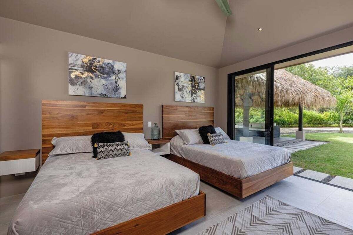Detached villa 5th Bedroom with 2 queen size beds
