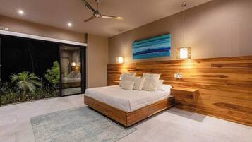 5 bedrooms, iron/ironing board, travel crib, WiFi (surcharge)