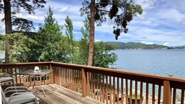 Property grounds - Old Goat Inn, Wonderful Cottage on Flathead Lake (Somers)