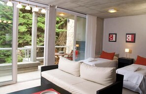 케이블 채널 시청이 가능한 32인치 LCD TV, TV