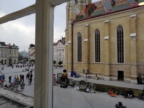 Suite at the Central Square Overlooking Cathedral