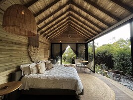 Exclusive Cabin | Premium bedding, minibar, individually decorated, individually furnished