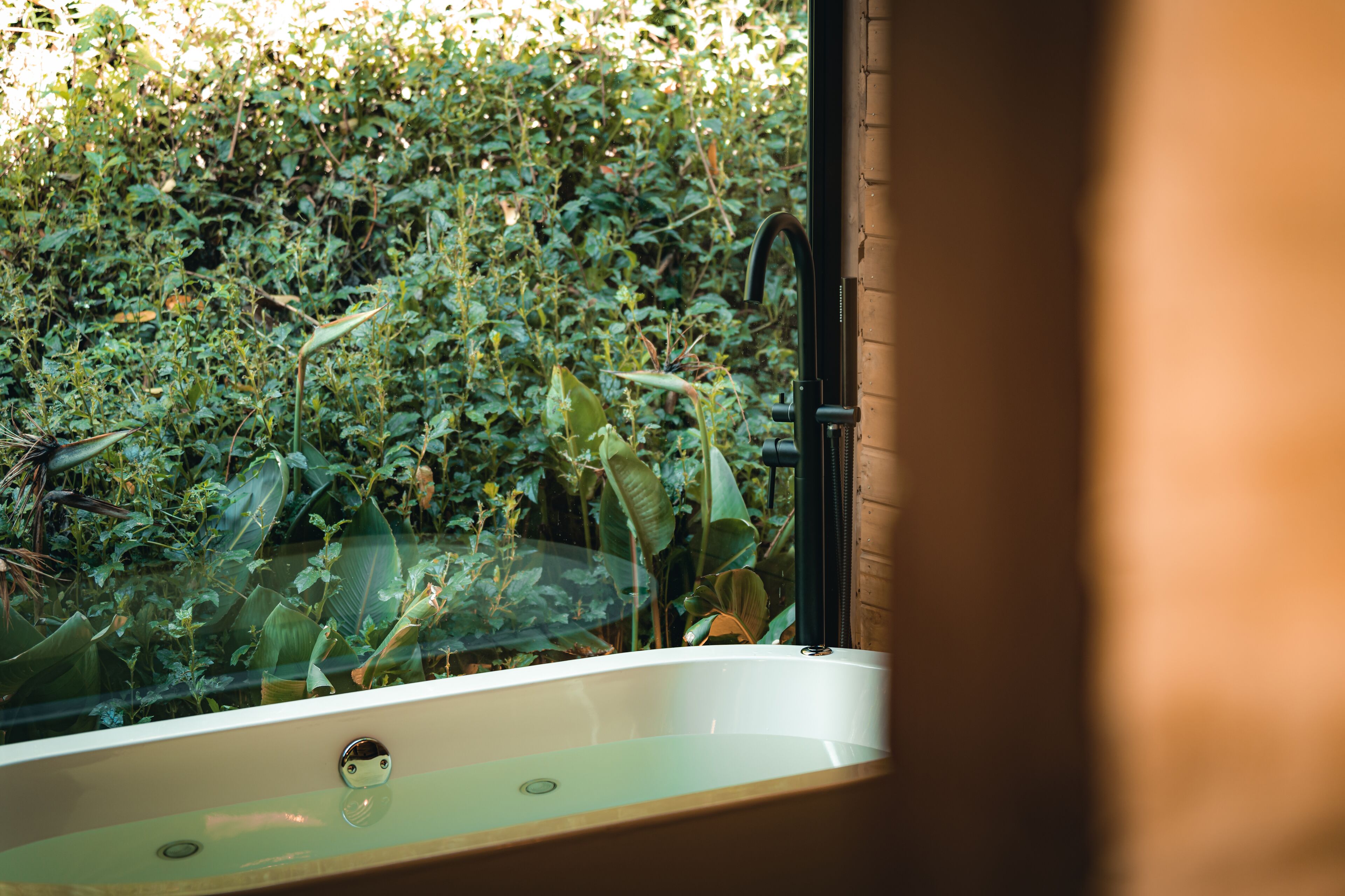 signature cabin | bathroom | towels, soap, shampoo, toilet paper