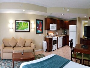 In-room safe, iron/ironing board, WiFi, bed sheets