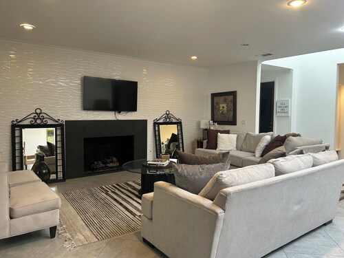 Beverly Hills Private Mediterranean Estate 90210 8 Bd 9.5 Bth 8 Ensuite 5950SqFt