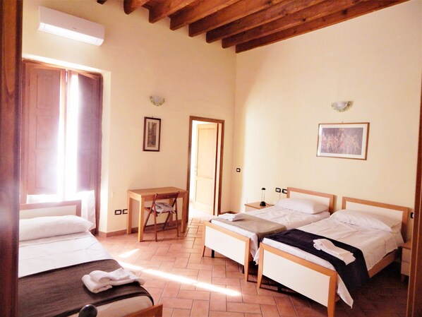 2 sovrum, strykjärn/strykbräda, wi-fi och sängkläder